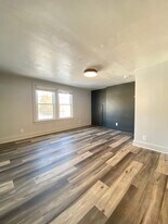 2409 Omro Rd in Oshkosh, WI - Building Photo