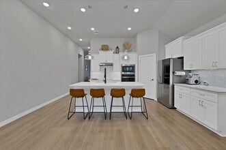 1373 Silverthorne Trl in Justin, TX - Building Photo - Building Photo