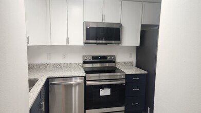 104 15th St in Holly Hill, FL - Building Photo - Building Photo