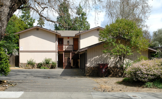 416 Fitch St in Healdsburg, CA - Building Photo - Building Photo