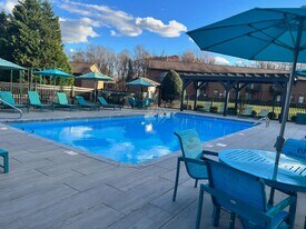 1218 Claxton Ridge Dr in Kernersville, NC - Building Photo