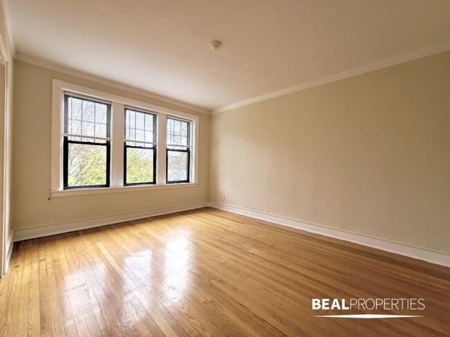 property at 1448 W Byron St
