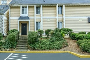 Villas de las Colinas 4 in Atlanta, GA - Building Photo