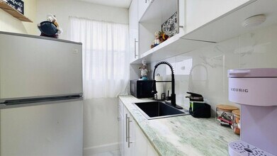 3041 NW 152nd Terrace in Opa Locka, FL - Building Photo - Building Photo