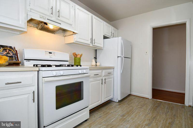 10637 Montrose Ave in Bethesda, MD - Building Photo