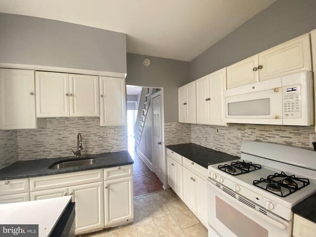 property at 1722 W Norris St