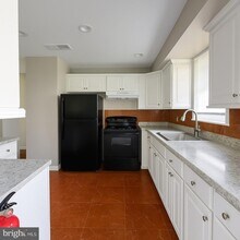 4 Florence Tollgate in Florence, NJ - Building Photo - Building Photo
