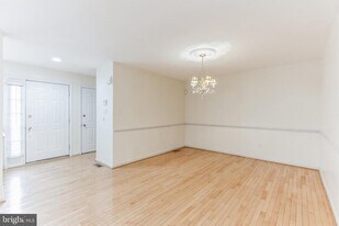 4 Hogan Way in Moorestown, NJ - Building Photo