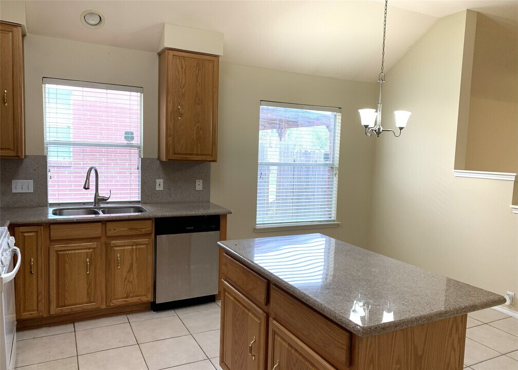 11014 Redhaven Ct in Houston, TX - Building Photo