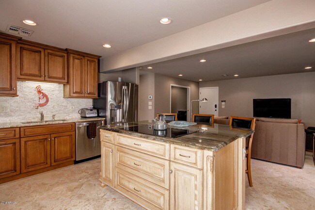 5225 N 24th St-Unit -101 in Phoenix, AZ - Building Photo - Building Photo