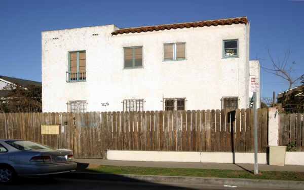 413 Westminster Ave in Venice, CA - Foto de edificio