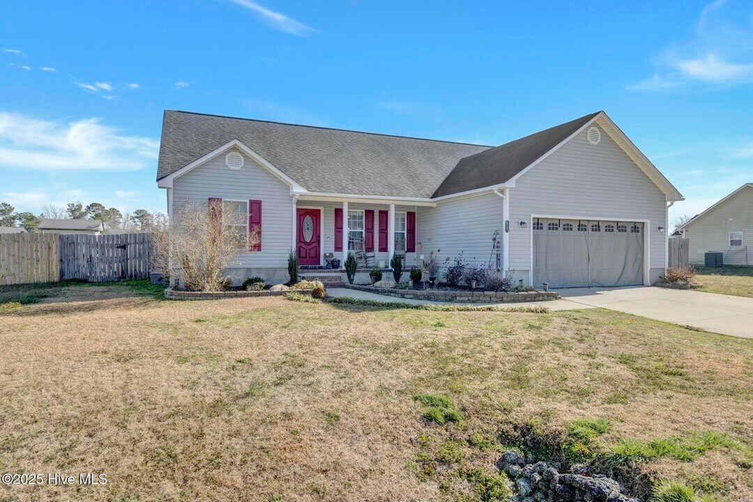 127 Killis Blvd in Richlands, NC - Building Photo