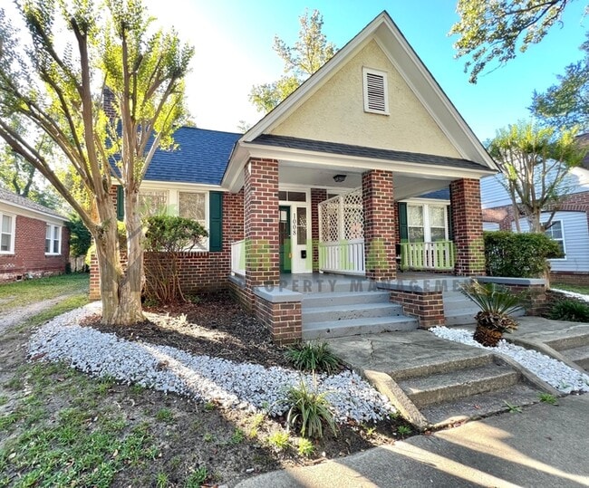 property at 1008 W Confederate Ave