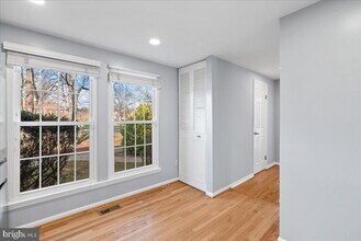 1481 Autumn Ridge Cir in Reston, VA - Building Photo - Building Photo