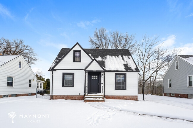 property at 3083 Joslyn Rd