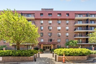 125 Pleasant St in Brookline, MA - Building Photo