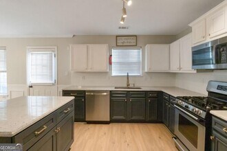 5920 Seabright Ln in Atlanta, GA - Building Photo - Building Photo