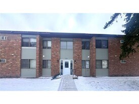 408 Park Ave in Madison, MN - Building Photo