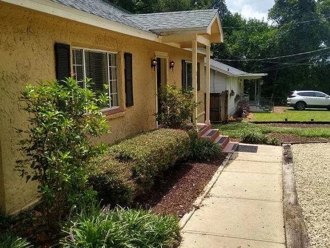 815 Buena Vista Dr in Tallahassee, FL - Building Photo - Building Photo