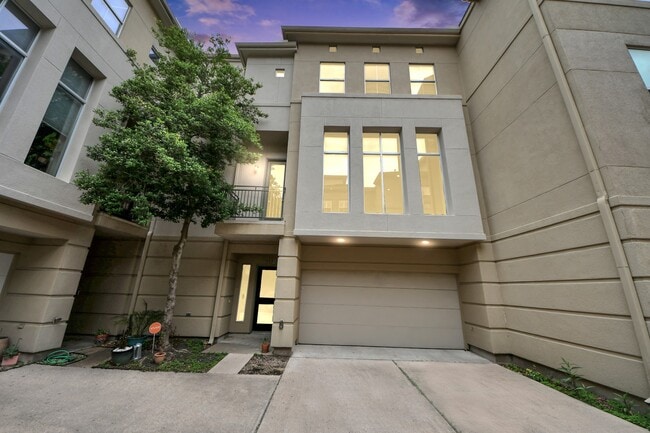 property at 1112 Columbus St