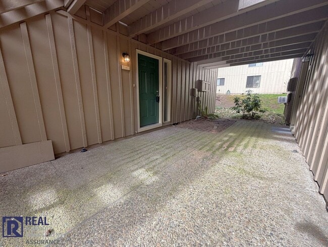 7187 SW Childs Rd in Lake Oswego, OR - Building Photo - Building Photo