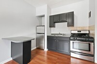 4549 N Malden St, Unit 311 in Chicago, IL - Building Photo - Building Photo