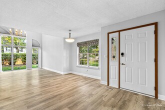 522 W Happfield Dr in Arlington Heights, IL - Building Photo - Building Photo