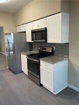 2295 Fairways Ct in Kennesaw, GA - Building Photo