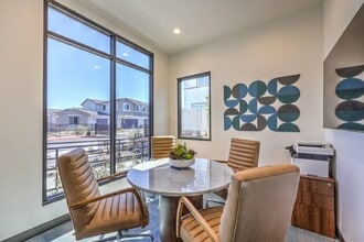 Serenity Townhomes in Las Vegas, NV - Foto de edificio - Building Photo