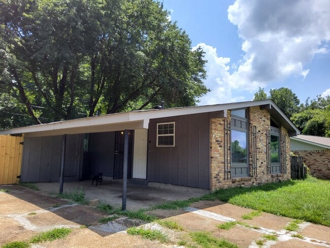 property at 3526 Pueblo Ave