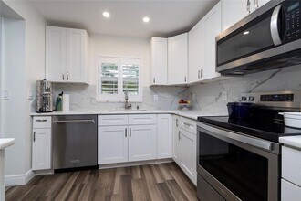 1753 Belleair Forest Dr in Belleair, FL - Building Photo - Building Photo