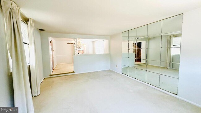 237 5th Ave in Cherry Hill Township, NJ - Foto de edificio - Building Photo