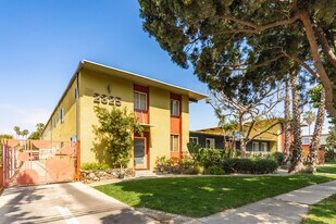 East Winds in Santa Monica, CA - Building Photo