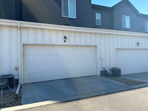 2060 Autumn Moon Dr, Unit 6 in Windsor, CO - Building Photo - Building Photo