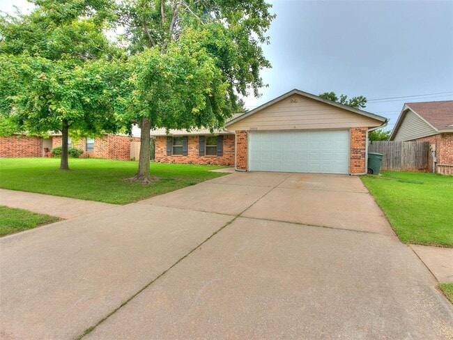 2005 Tracys Terrace in Edmond, OK - Building Photo - Building Photo