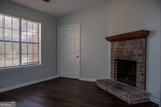 395 River Oak Dr in Riverdale, GA - Building Photo - Building Photo