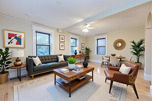 1100 Beacon St, Unit 3B in Brookline, MA - Building Photo