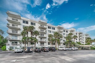 170 N Ocean Blvd in Palm Beach, FL - Building Photo