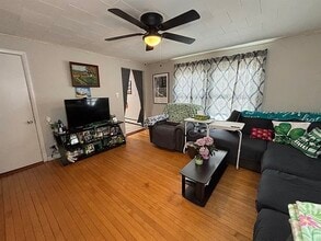 76 South St, Unit 1 in Ware, MA - Building Photo - Building Photo