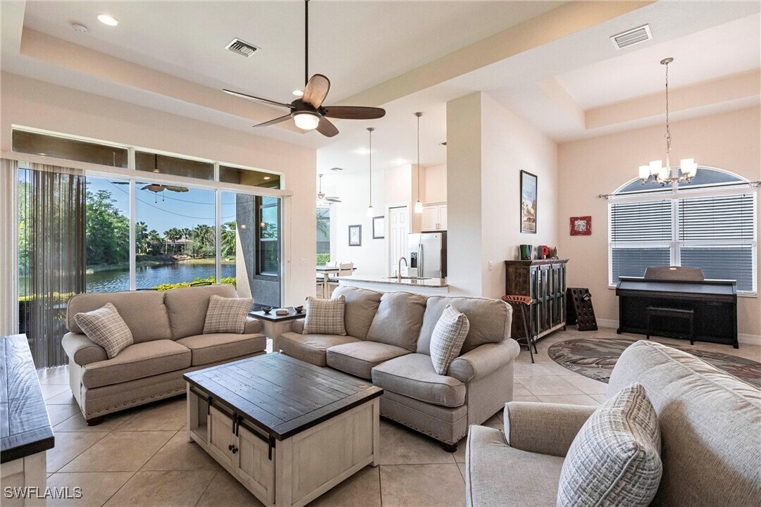 13730 Willow Haven Ct in Ft. Myers, FL - Building Photo