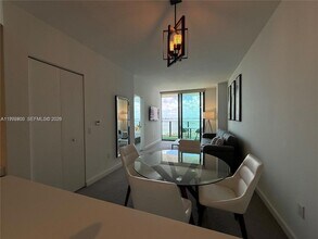 501 NE 31st St, Unit 3005 in Miami, FL - Building Photo - Building Photo