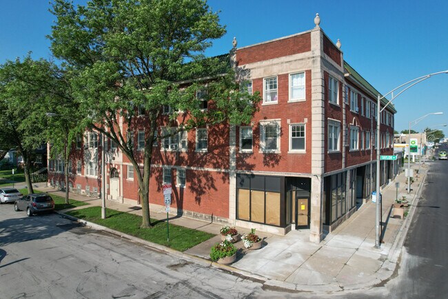 1239 N Taylor Ave in Oak Park, IL - Building Photo - Building Photo