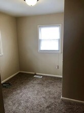 518 W 13th Ave in Hutchinson, KS - Building Photo - Building Photo