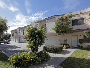 8411 Larson Ave in Garden Grove, CA - Building Photo - Building Photo