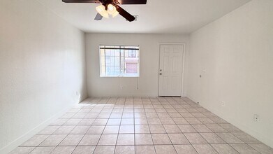 10392 Coyote Cub Ave in Las Vegas, NV - Building Photo - Building Photo