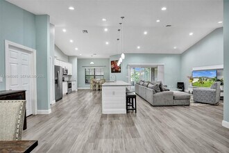 126 NW Heather St in Port St. Lucie, FL - Building Photo - Building Photo