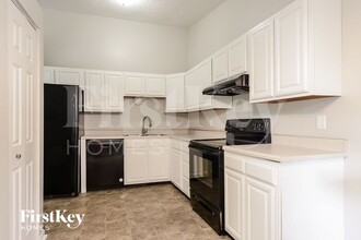 274 Meadow Glen Dr in Avon, IN - Building Photo - Building Photo
