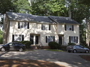 Storm Court Townhouses in Cary, NC - Building Photo - Building Photo