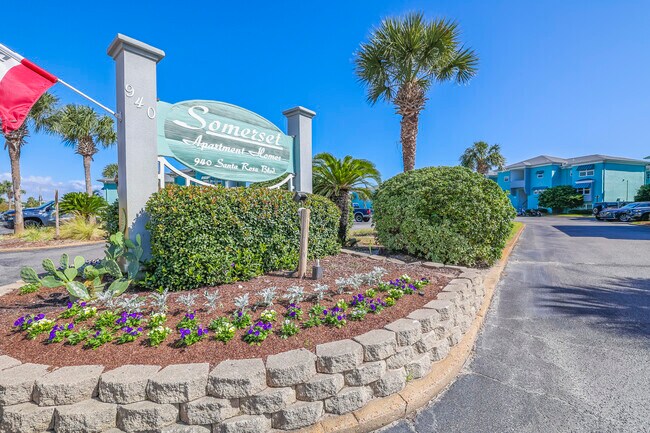 Somerset Oceanside Apartments in Fort Walton Beach, FL - Building Photo - Building Photo