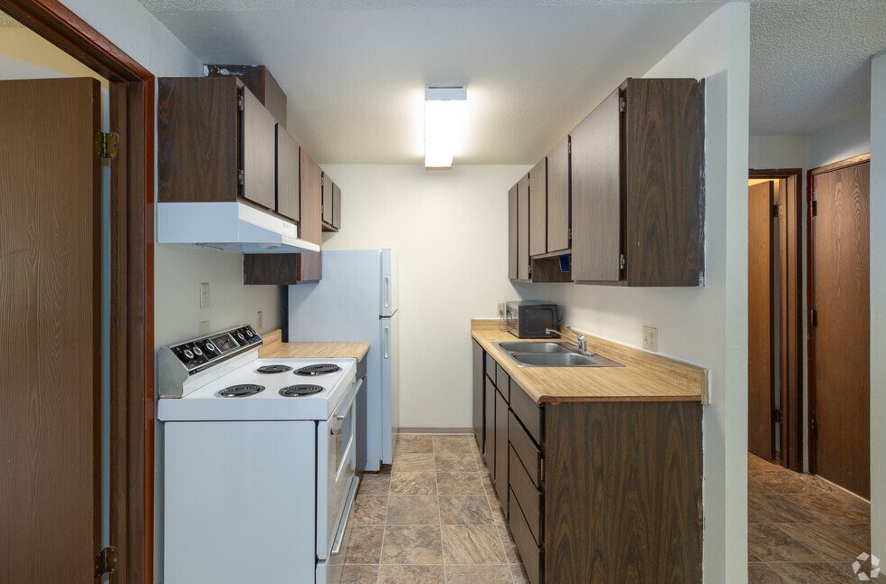 Blue Lake Apartments in Seattle, WA - Building Photo